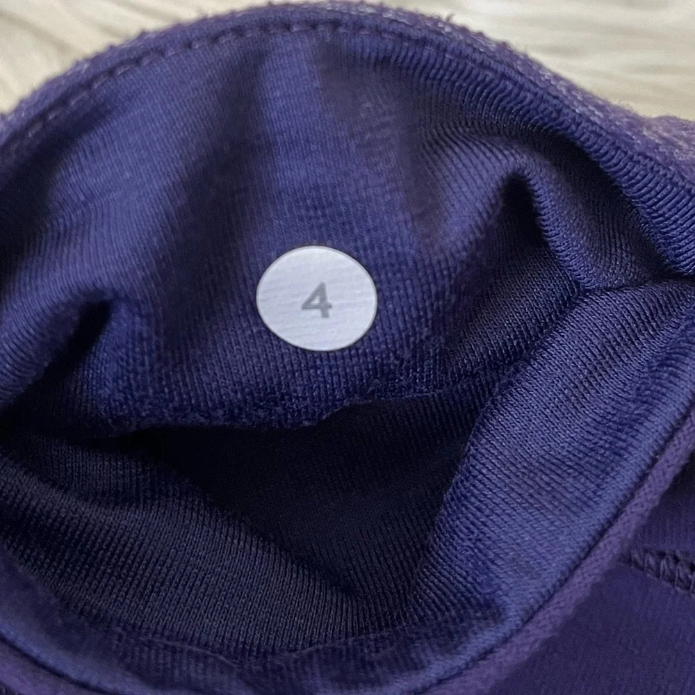 {Lululemon} Reverse Groove Short in Dense Purple / Heathered Angel Blue - Size 4